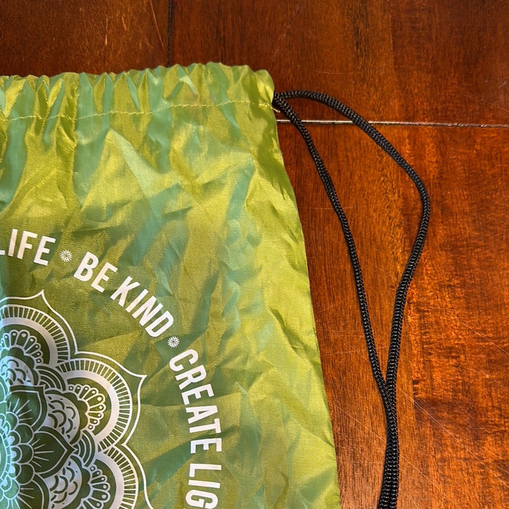 Green Drawstring Bag - Picture 5 of 10